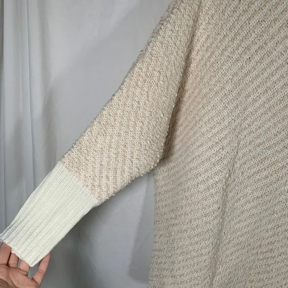 Moon & Madison Sweater Women’s XS Cream White Turtle Neck Oversized Pullover - Picture 3 of 10
